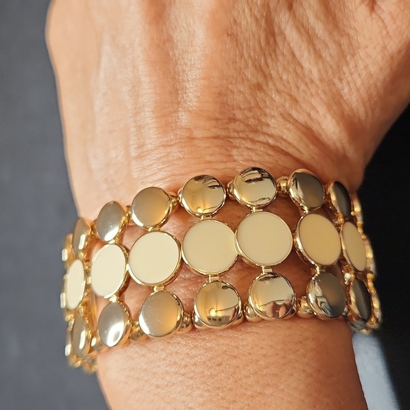 NWT Cookie Lee Cream And Goldtone Circles Stretch Bracelet - Picture 6 of 6